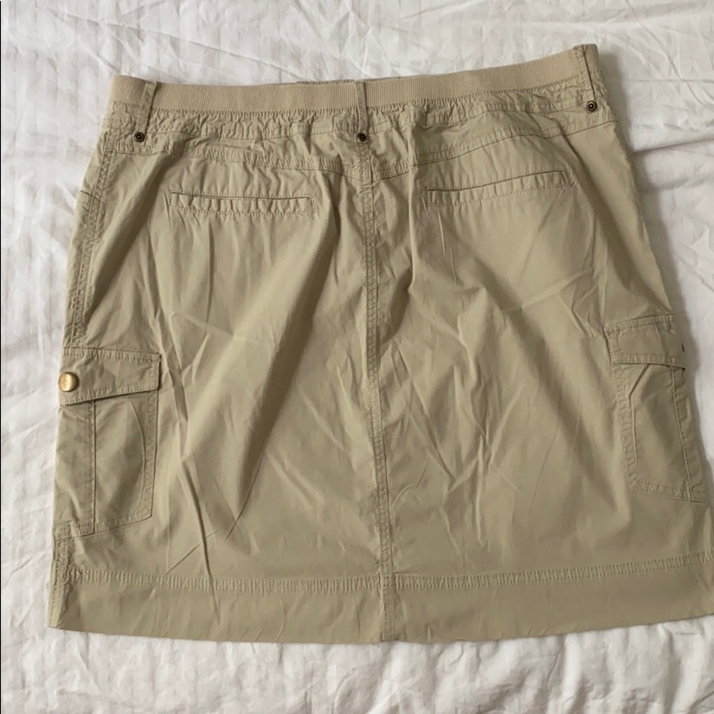 Khaki skirt with cargo pockets - Picture 2 of 4